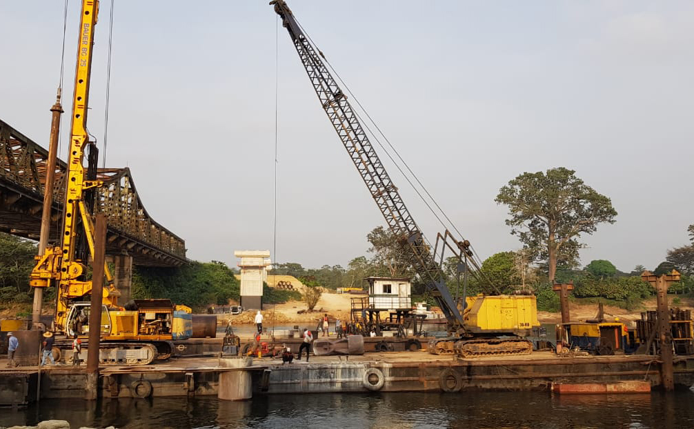 CRAWLER CRANES - TOTAL: 9 CRANES