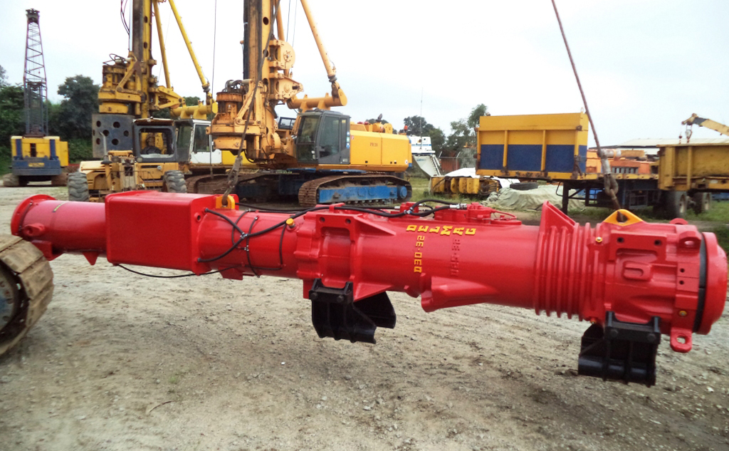 4 DIESEL HAMMERS (DELMAG)